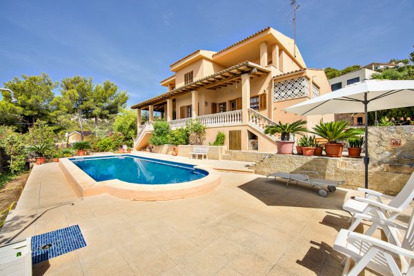 Villa with private for sale properties in Majorca