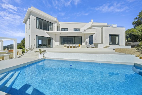 1. Moderne Villa mit Meerblick in Cala Vinyas