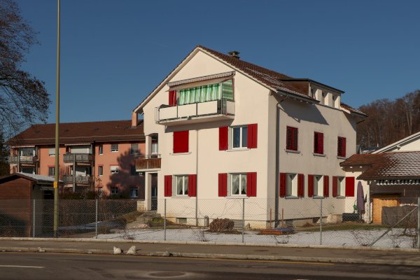KZO00057 Mehrfamilienhaus in Fehraltorf mit Neubau- und Erweiterungspotential - Ansicht Su00fcd
